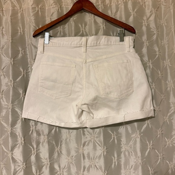 GAP Optic White 5" Mid Rise Girlfriend Cutoff Cuffed Jean Shorts Denim - Picture 5 of 12
